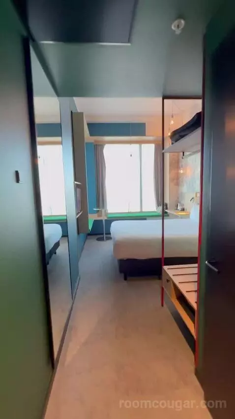 Superior Double Room High Floor (#814) bed picture #5