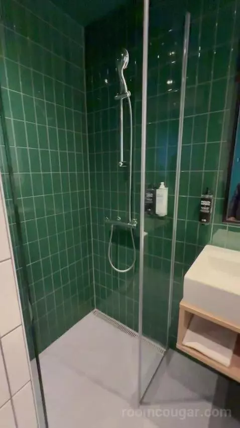 Superior Double Room High Floor (#814) bathroom picture #7