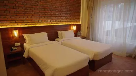 Standard Double or Twin Room (#101) picture #7