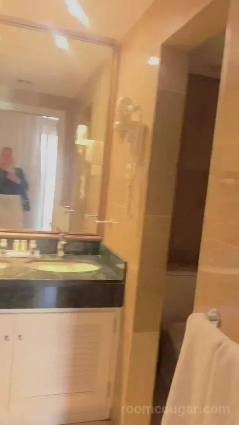 Deluxe Double Room bathroom picture #1