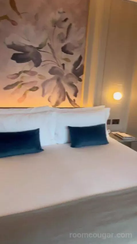 Deluxe City View bed picture #9