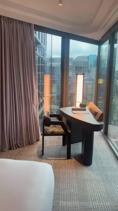 Walbrook Suite bed picture #10