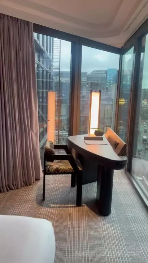 Walbrook Suite bed picture #12