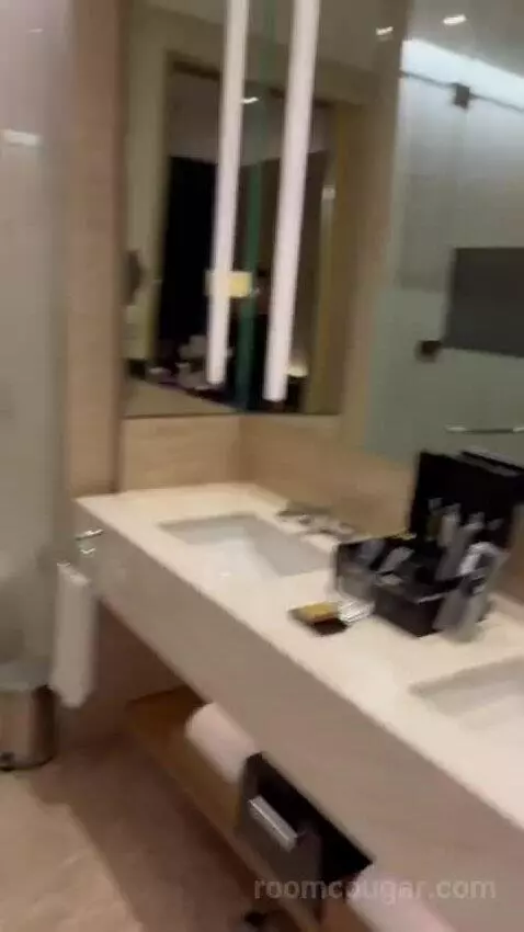 Standard (#1433) bathroom picture #8