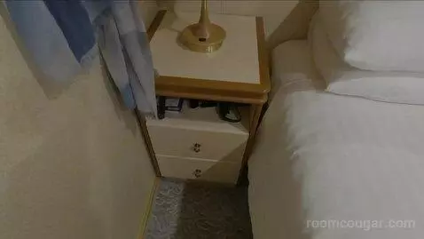 Inside Cabin (B252) bed picture #7