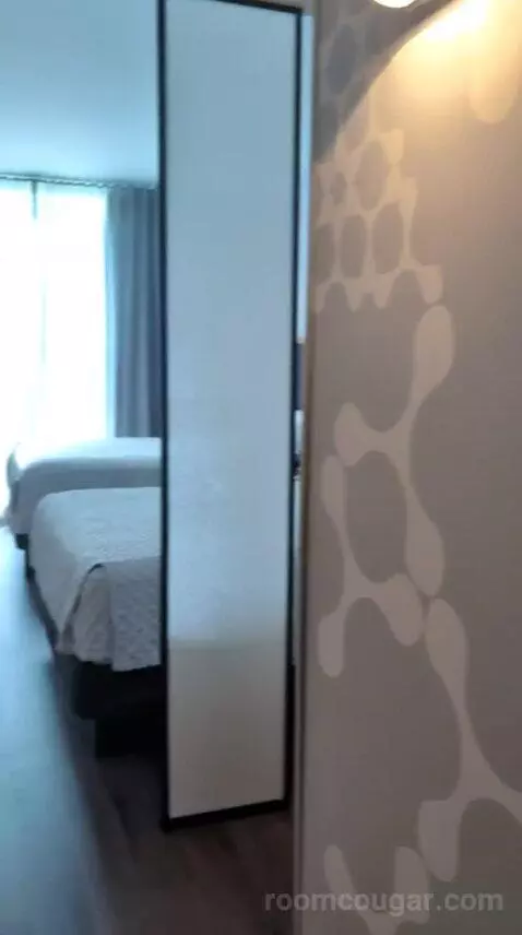 Queen Room with Two Queen Beds - Skyline View (Includes Early Park Admission*) (#509) bed picture #3