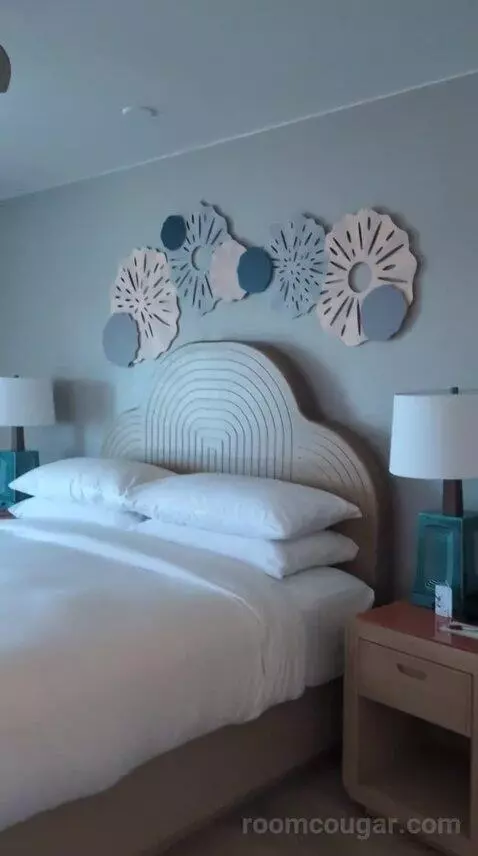 Room, Resort View, 1 King Bed, Balcony (Main Building) (#1417) bed picture #4
