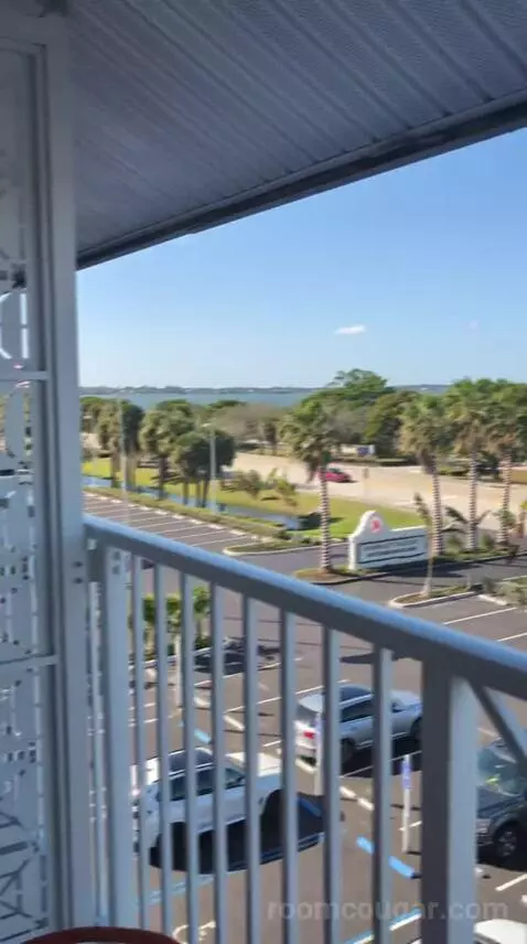 Room, Resort View, 1 King Bed, Balcony (Main Building) (#1417) view picture #4