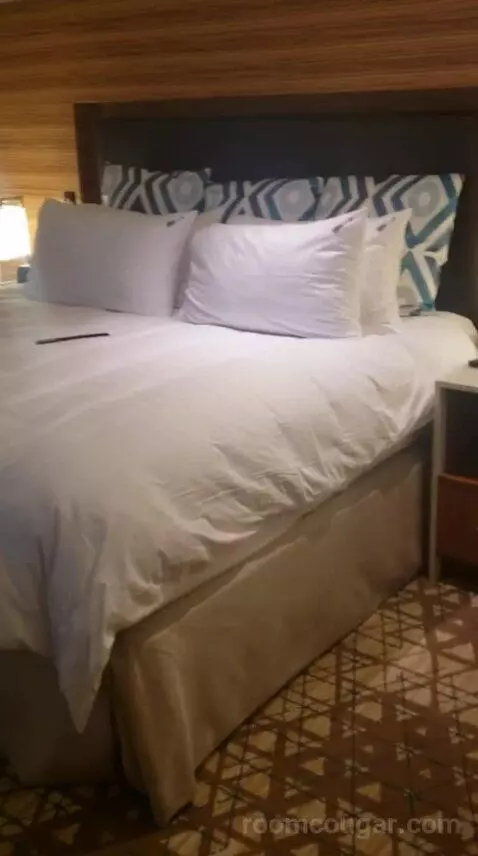 East Tower Deluxe King (#21207) bed picture #2