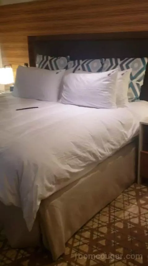 East Tower Deluxe King (#21207) bed picture #3