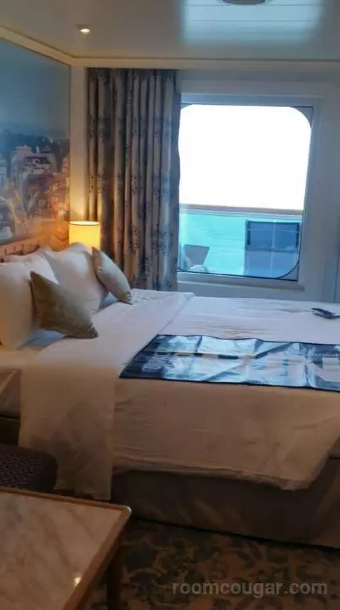 Balcony Cabin (#10294) bed picture #4