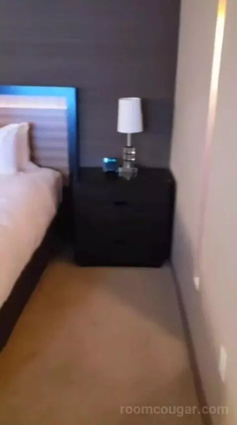 Luxury King Room bed picture #5
