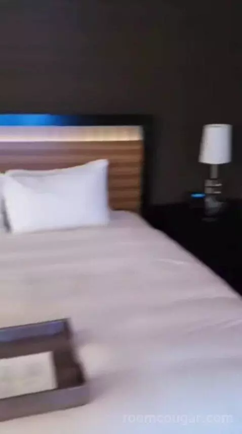 Luxury King Room bed picture #9