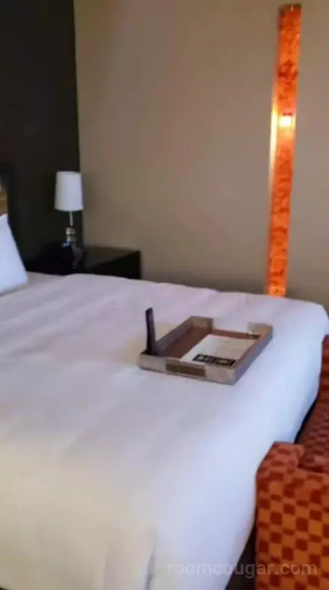 Luxury King Room bed picture #11