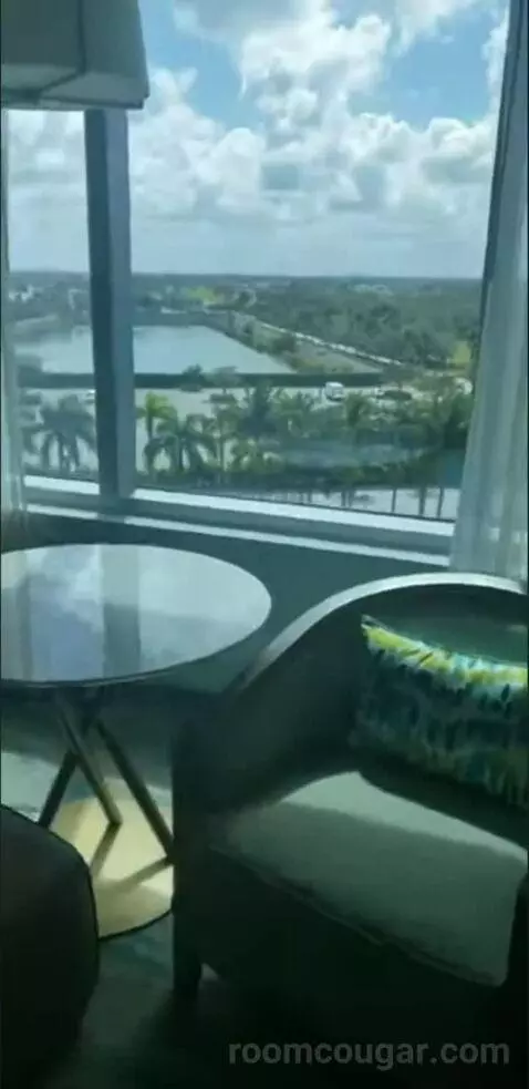 Deluxe King Room (Oasis Tower ) view picture #1