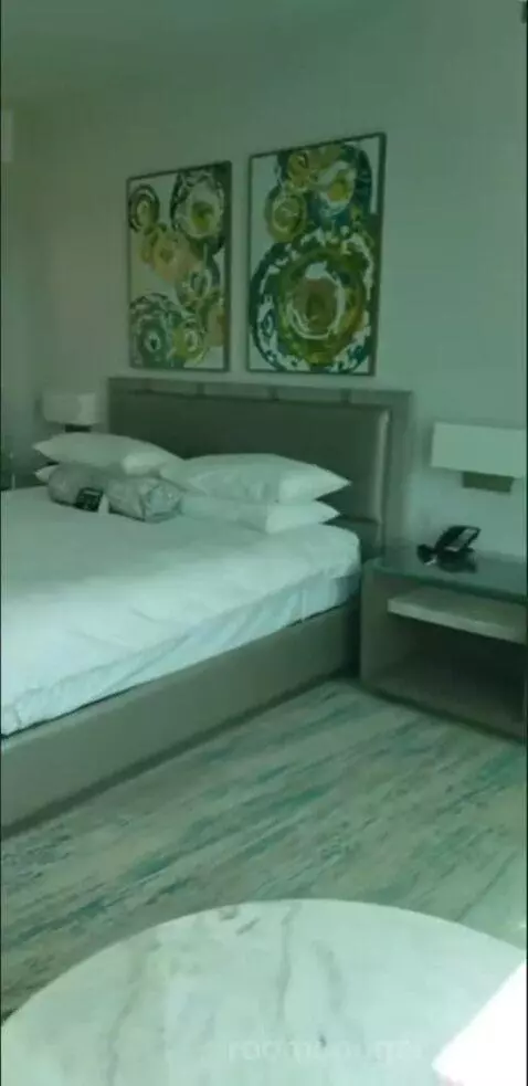 Deluxe King Room (Oasis Tower ) bed picture #11