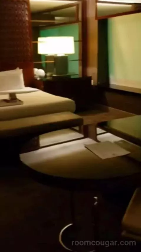 Executive King Suite bed picture #1