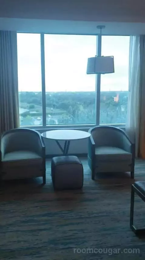 Deluxe King Room (Oasis Tower) bed picture #6