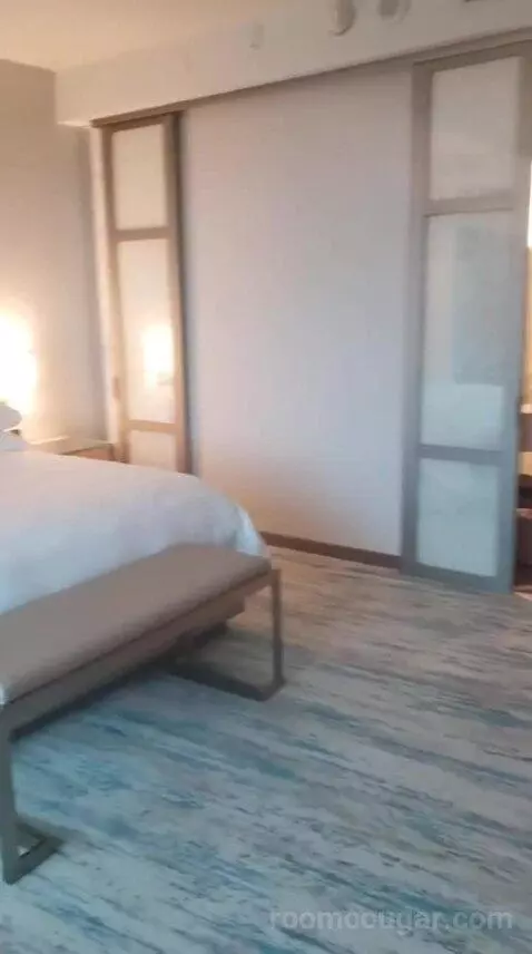 Deluxe King Room (Oasis Tower) bed picture #9
