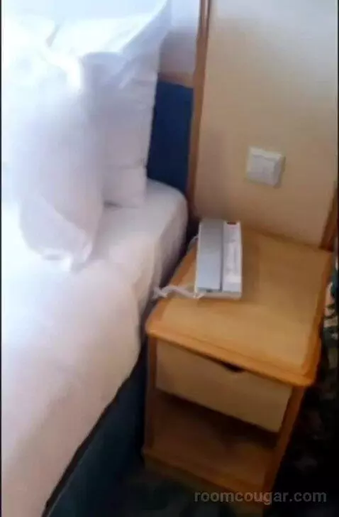 Balcony Cabin (#9642) bed picture #8