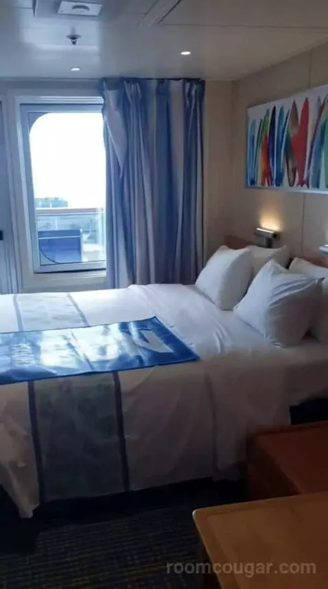 Balcony Cabin (#9729) bed picture #8