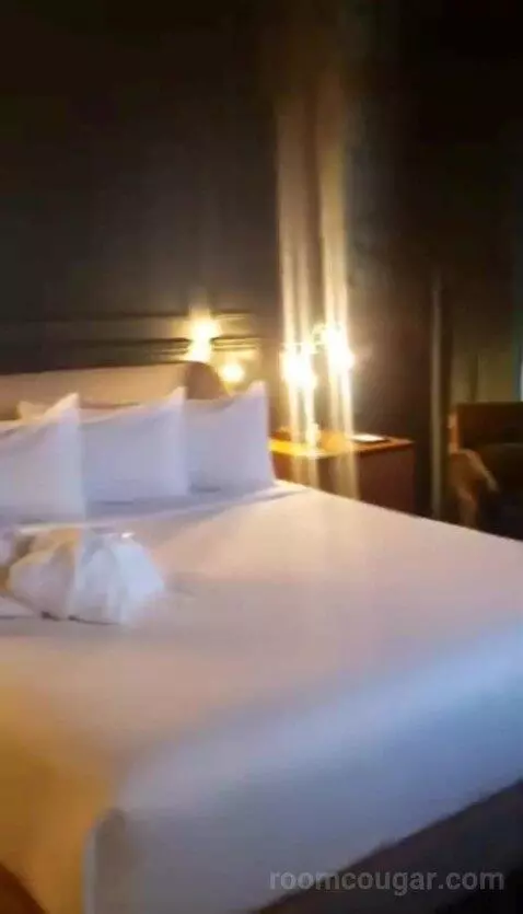 Suite (#267) bed picture #1