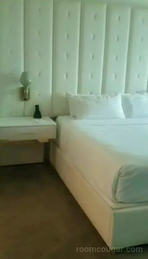 Delano King Suite (#27811) bed picture #4