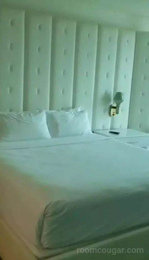 Delano King Suite (#27811) bed picture #7