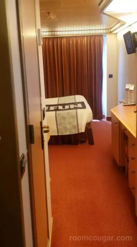 thecomplife's review preview (Carnival Magic)