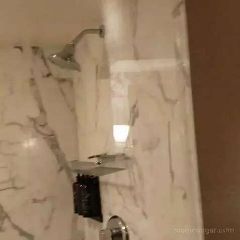 Corner Fiore Suite bathroom picture #7