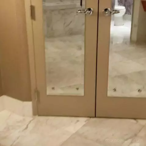 Corner Fiore Suite bathroom picture #10