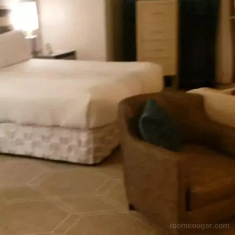 Corner Fiore Suite bed picture #10
