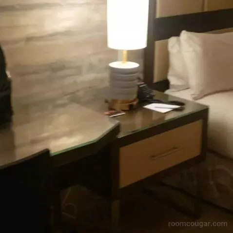 Corner Fiore Suite bed picture #2