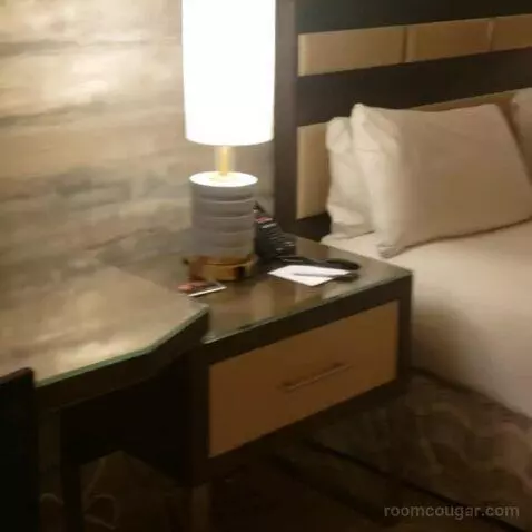 Corner Fiore Suite bed picture #4
