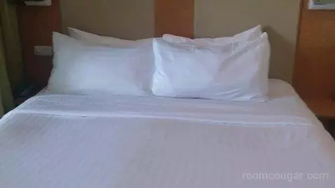 Jr Suite (#7242) bed picture #2