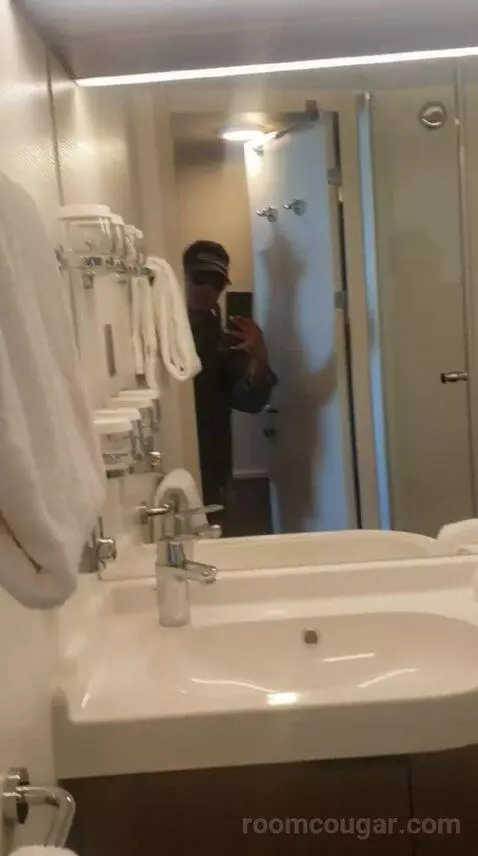 Bqlcony (#15198) bathroom picture #4