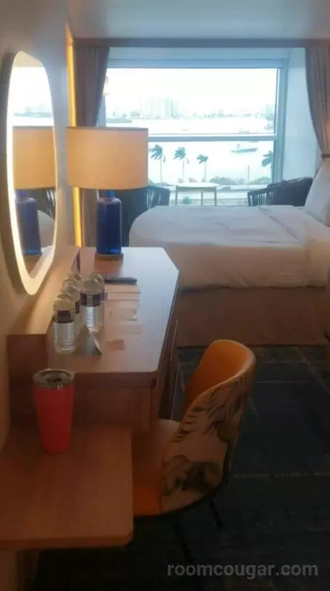 Infinite Oceanview Balcony (#10268) bed picture #4
