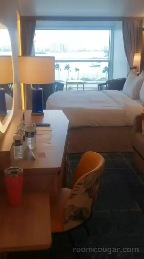 Infinite Oceanview Balcony (#10268) bed picture #5