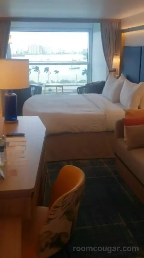 Infinite Oceanview Balcony (#10268) bed picture #9
