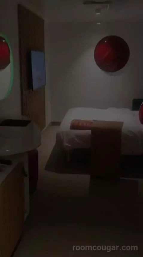 Insider (13242M) bed picture #12