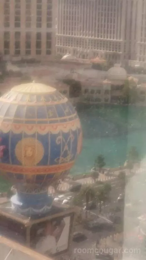 Ultra Hip Room, Premium King Fountain View (#2681) view picture #9