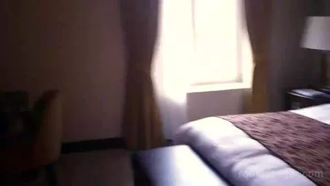 Deluxe Suite with Royal Spa and Executive Club Access bed picture #2