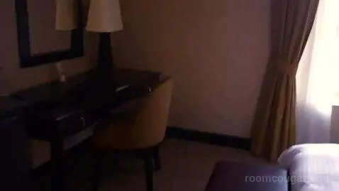 Deluxe Suite with Royal Spa and Executive Club Access bed picture #8