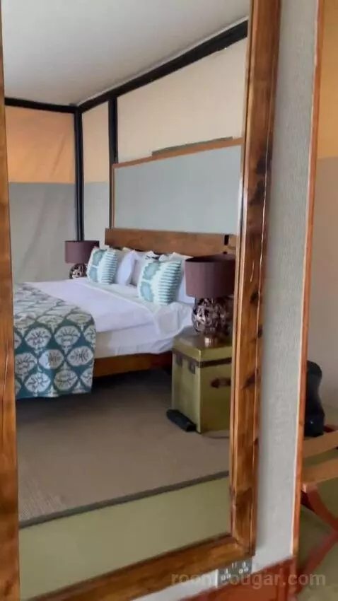 Luxury Suite (#5) bed picture #7