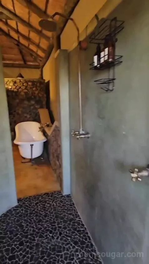 Luxury Tented Suite (Tent 6) bathroom picture #6
