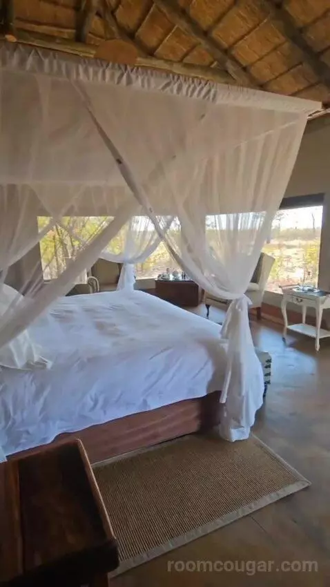 Luxury Tented Suite (Tent 6) bed picture #9