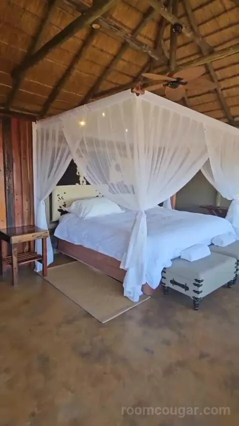Luxury Tented Suite (Tent 6) bed picture #3