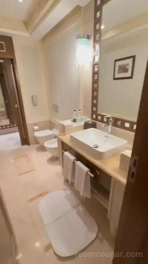 Suite (#783) bathroom picture #4