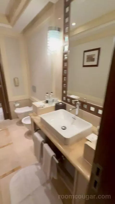 Suite (#783) bathroom picture #5