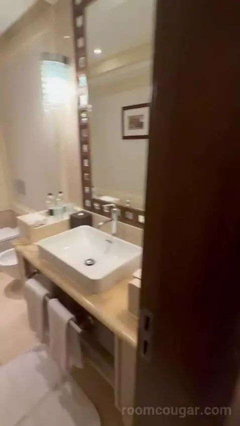 Suite (#783) bathroom picture #6